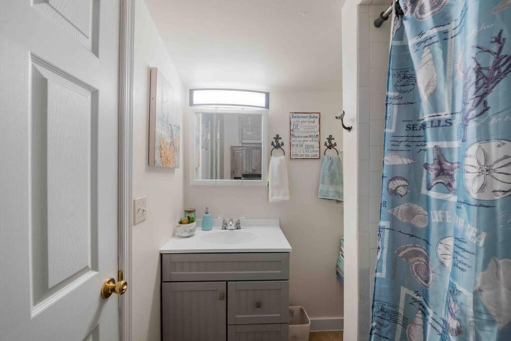Beach Bungalow - 1 Block To Beach - Pets Welcome! Norfolk Exterior foto