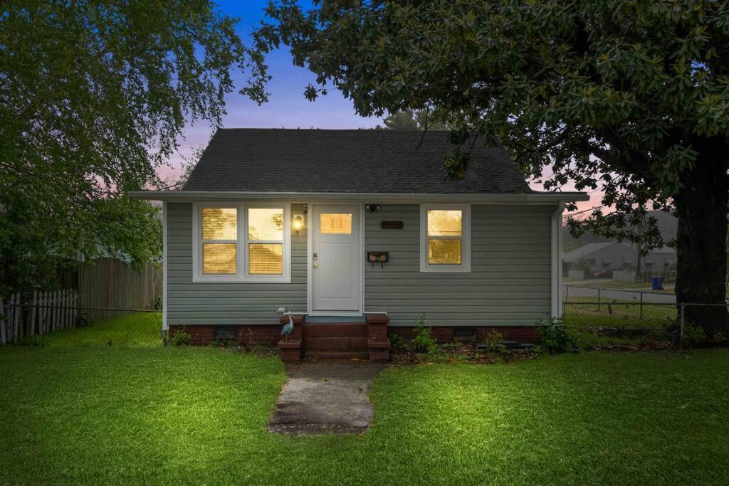 Beach Bungalow - 1 Block To Beach - Pets Welcome! Norfolk Exterior foto