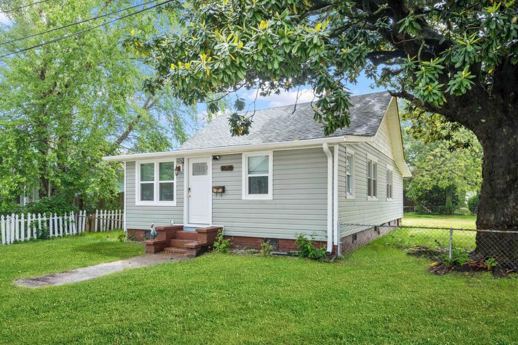Beach Bungalow - 1 Block To Beach - Pets Welcome! Norfolk Exterior foto