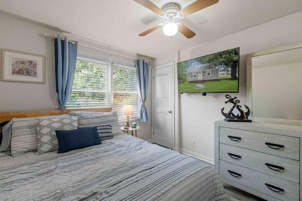 Beach Bungalow - 1 Block To Beach - Pets Welcome! Norfolk Exterior foto